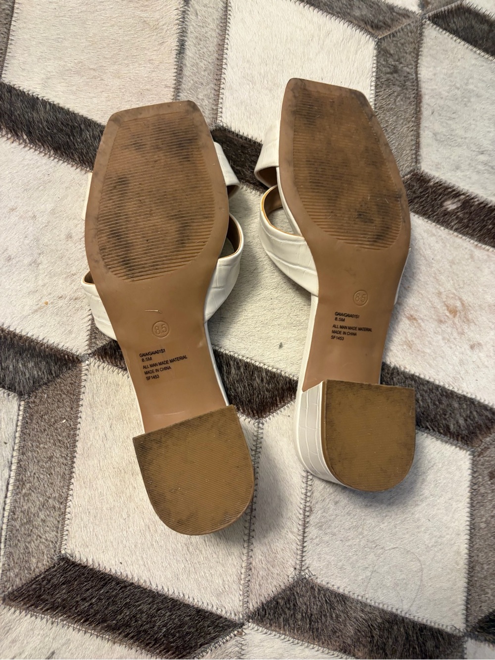 Steve Madden Gaia Bone Croc-Embossed Block Heel Sandals 8.5 - Picture 5 of 5